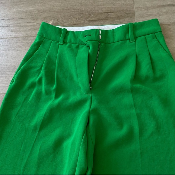 Aritzia Green Women's Pants - Picture 3 of 5